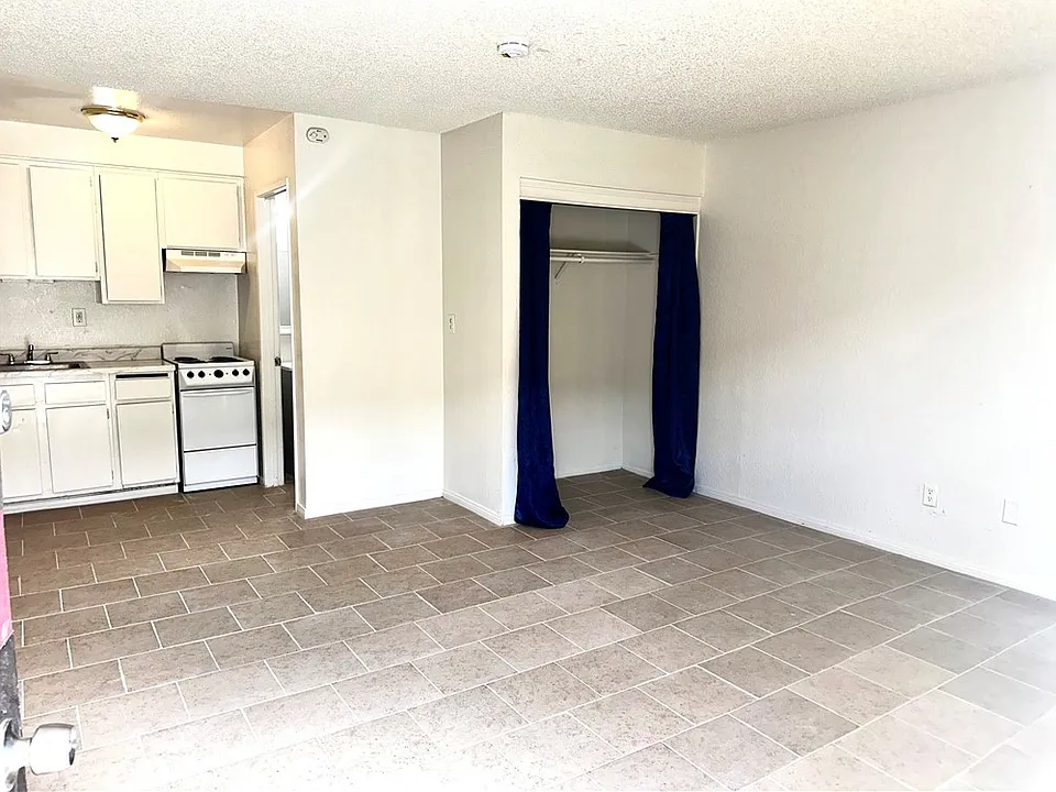 11661-11663 White Ave #6