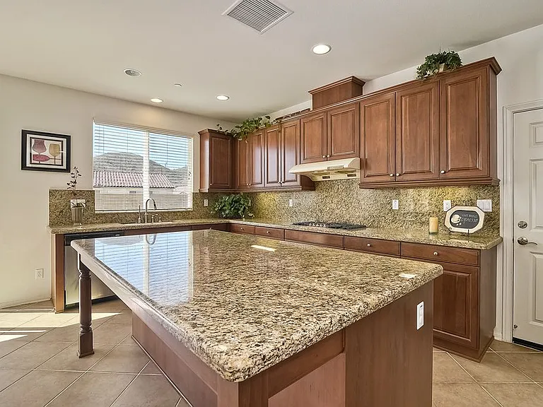 Black Granite Dr — Photo 10