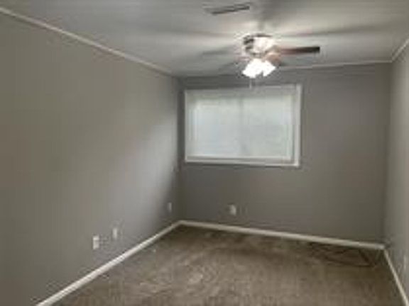 5th image of 822 W Hill St #1