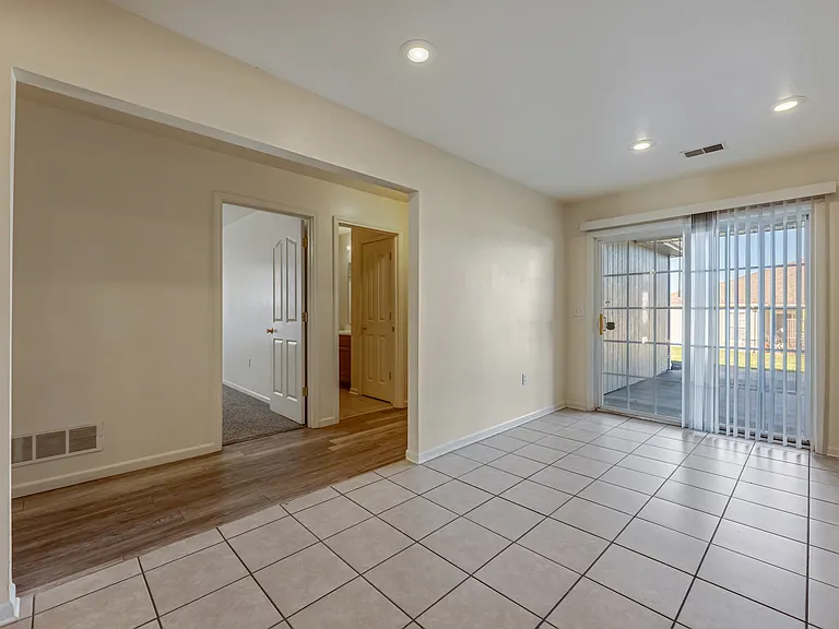 1224 Deseret Dr — Photo 5