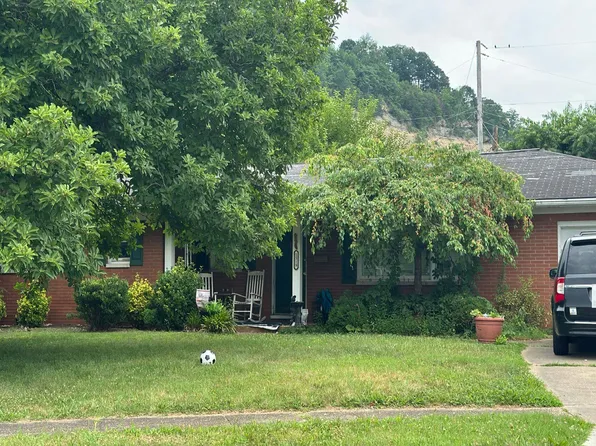 1519 Charlotte St, Ironton, OH 45638