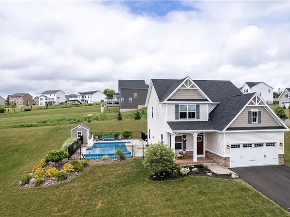 2600 Sunshine Cir, Camillus, NY 13031