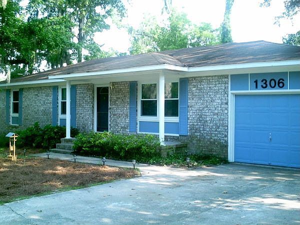 1306 Dennis Blvd.
