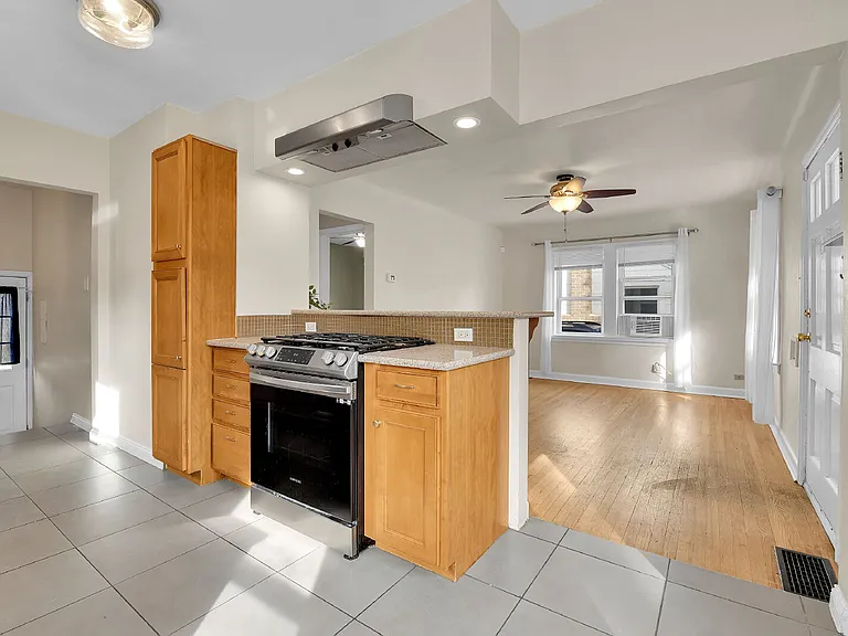 2245 S Franklin St — Photo 21