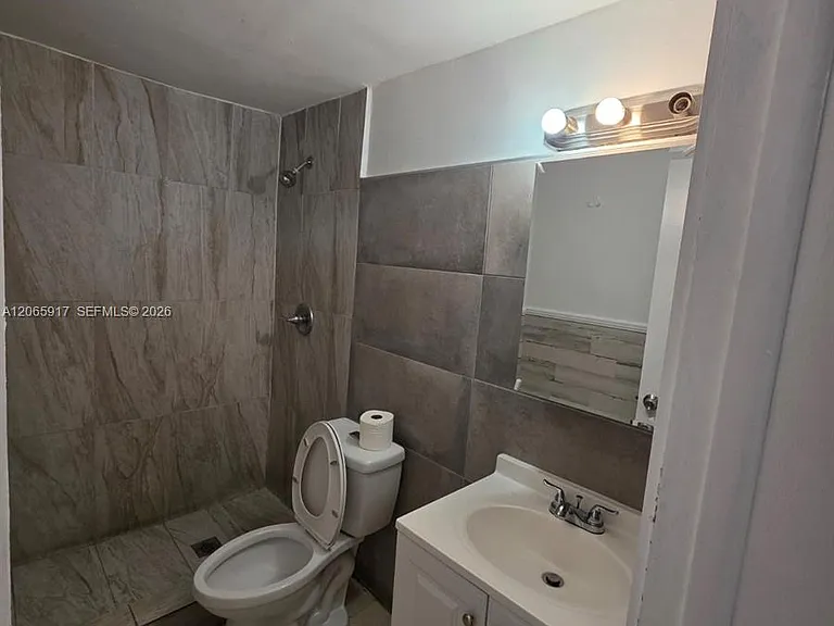 4732 SW 33rd Ave #104 — Photo 13