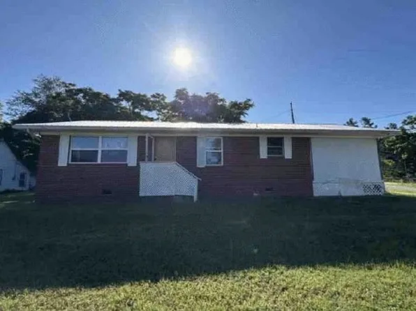 39 Grady Ln, Russellville, AR 72802