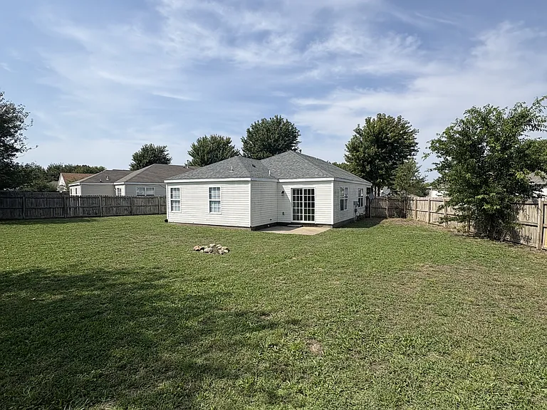 601 Cedar Brook Ct — Photo 3