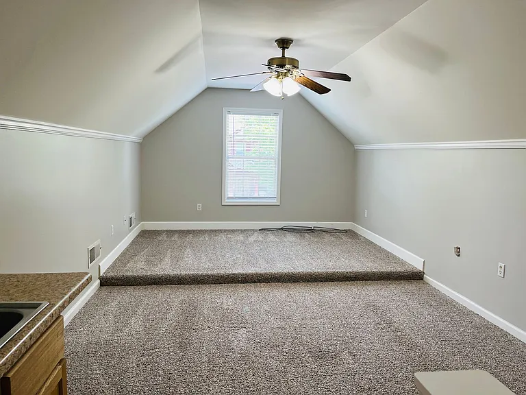 5750 Crest Hill Dr — Photo 30