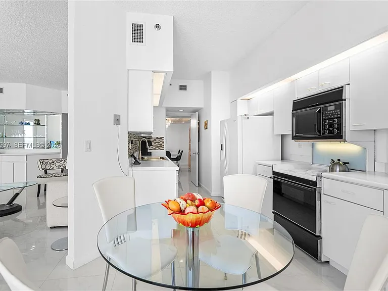 16485 Collins Ave #35C — Photo 5