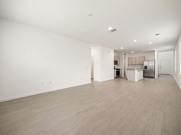 5th image of 26270 Arrowleaf Dr
