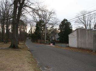 5 Slocum Pl, Oakhurst, NJ 07755