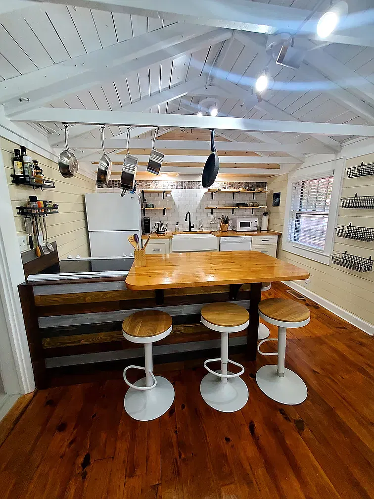 2 bed, 950 sqft, $1,750 — Photo 3