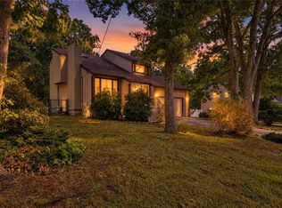 9 Eastgate Dr, Coventry, RI 02816