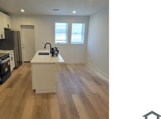 1422 S Napa St, Philadelphia, PA 19146