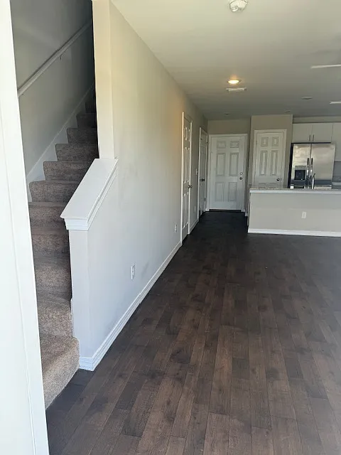 Building Photo - 2610 N Cedar Ln