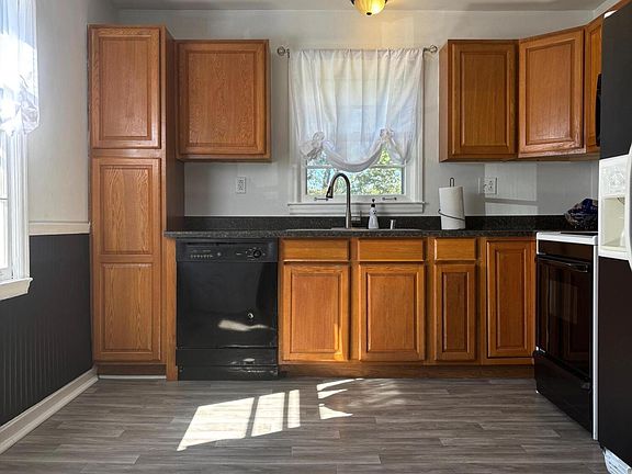 2nd image of 106 Bender Dr