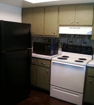 3rd image of 120 S Naranja Ave