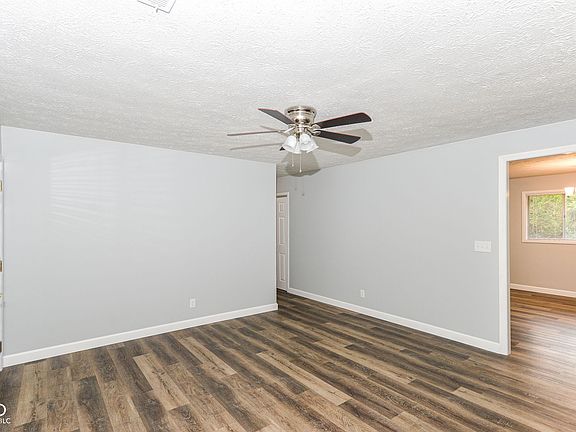 4th image of 8105 E 36th Pl
