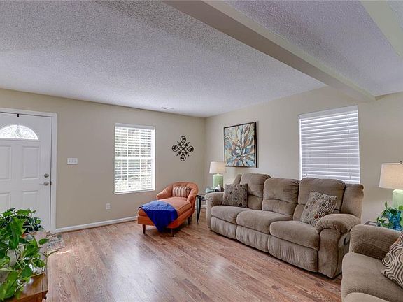 4th image of 235 Whitebrook Ln