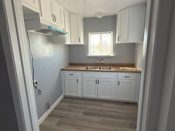 5th image of 425 N Ramona Blvd #D