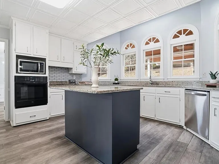 125 Sandridge Ct — Photo 10