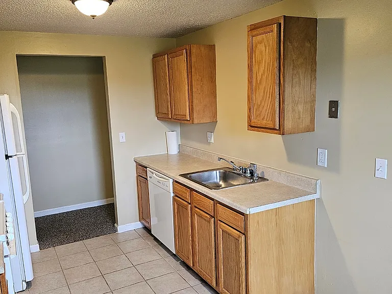 6556 Lincoln Ave #D — Photo 3