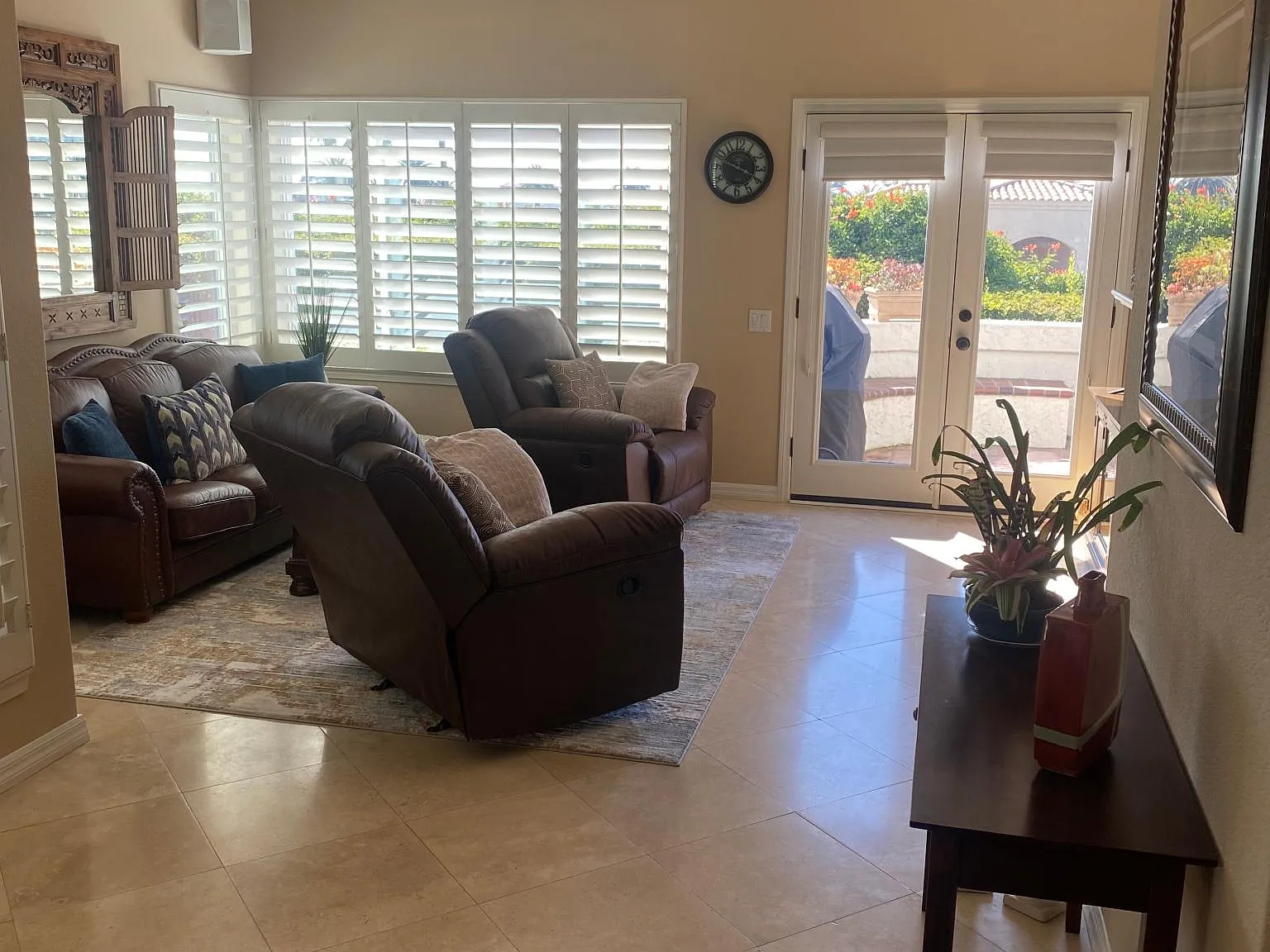 2 bed, 1045 sqft, $4,950 — Photo 2