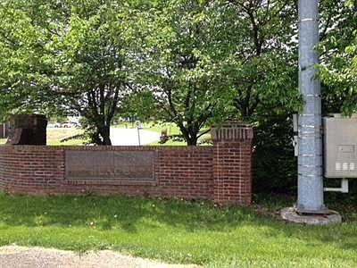 2nd image of 120 Castleton Dr