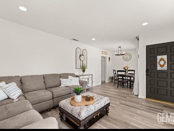 4th image of 5618 Ocana Ave