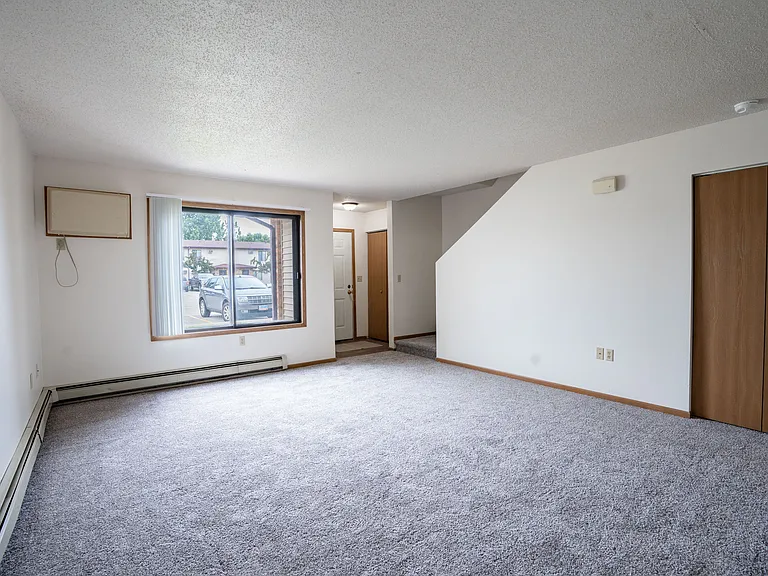Fargo, ND Hazelwood Townhomes | 315A | Living