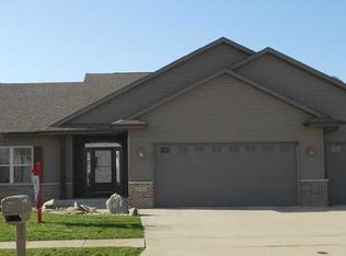 3502 Badger Dr SW, Cedar Rapids, IA 52404