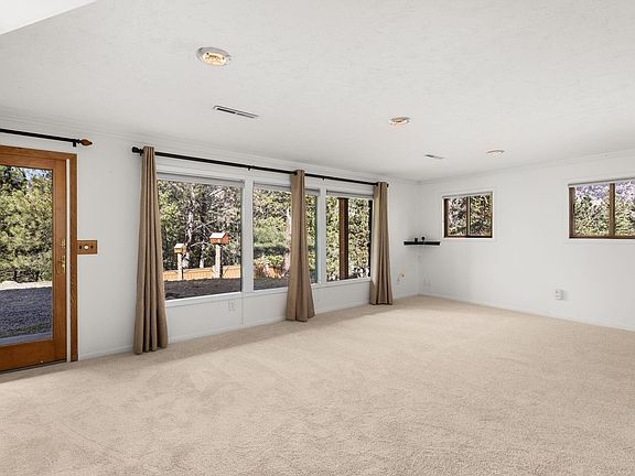 2nd image of 42 Ottawa Ct