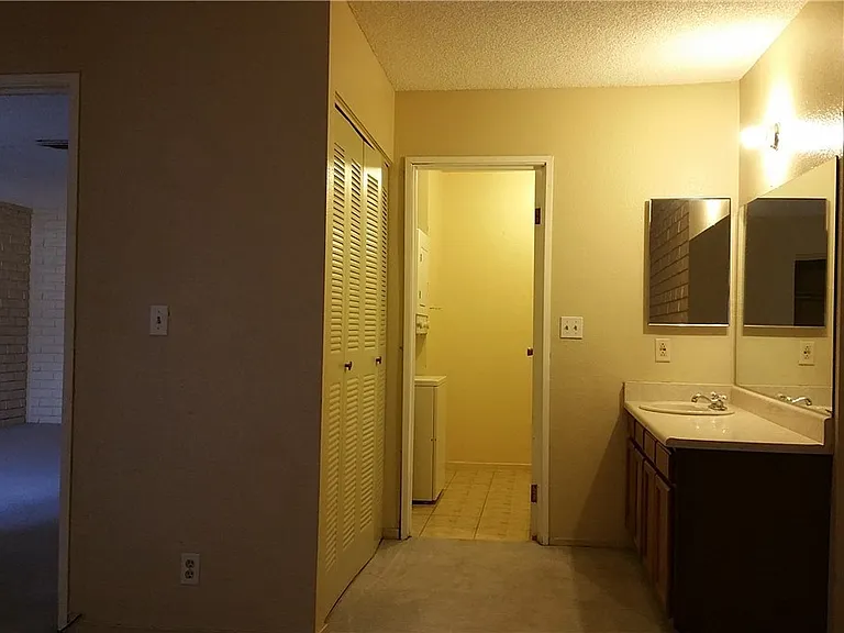 3009 Saint George St #F — Photo 32