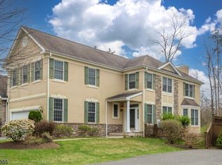 17 Wyckoff Way, Chester, NJ 07930