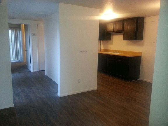 3rd image of 808 N Center St APT 4