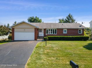34 Galileo Way, Latham, NY 12110