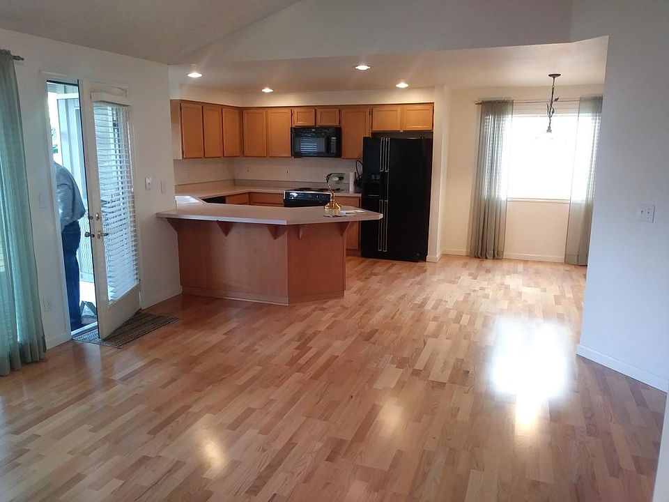 2nd image of 16112 SE 16th St