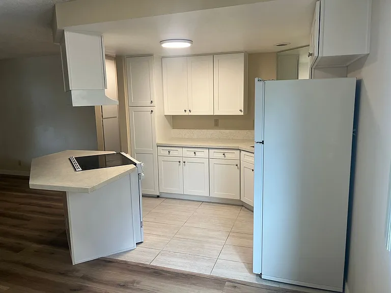 2228 Manchester Ave — Photo 4