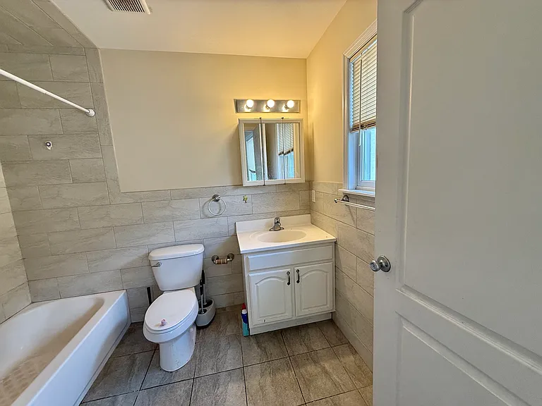 77 Forest St #2F — Photo 7