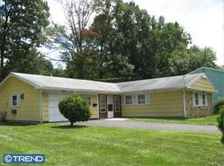295 Evergreen Dr, Willingboro, NJ 08046