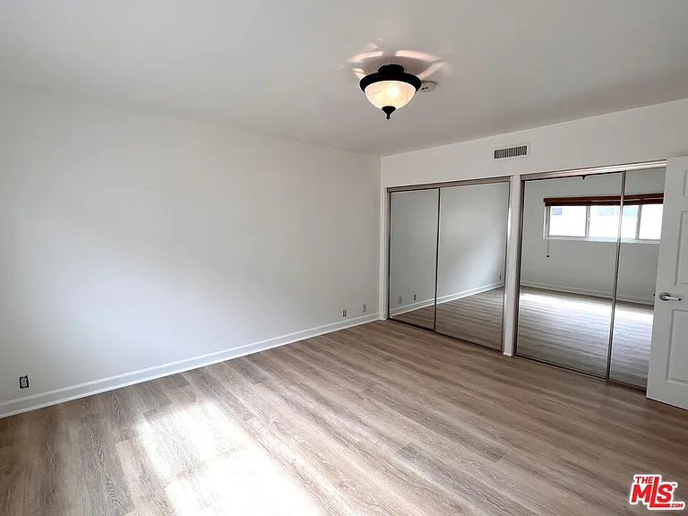 415 N Palm Dr #301 — Photo 11