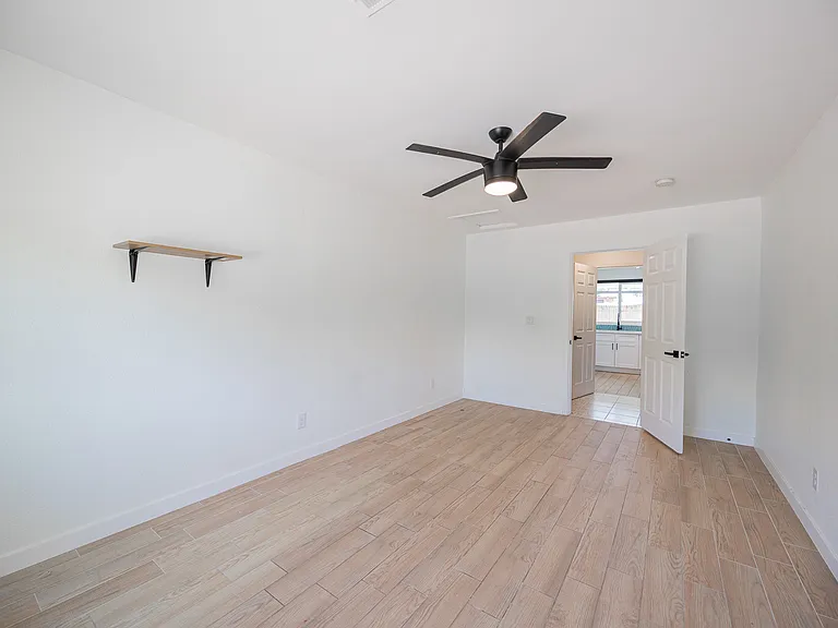 2519 W Vineyard Rd — Photo 20
