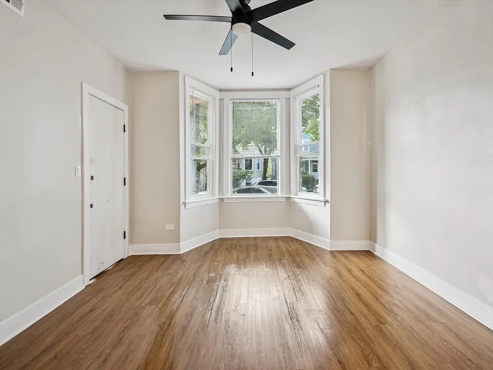 2416 W Belle Plaine Ave #1