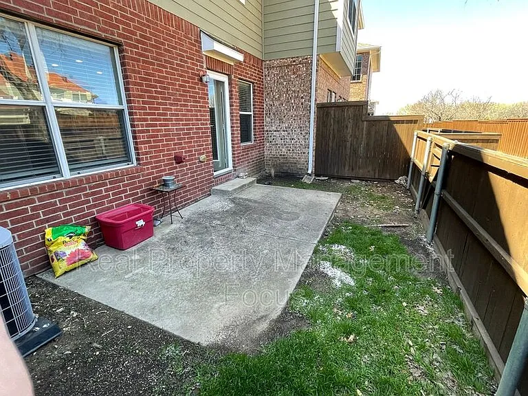 4645 Penelope Ln — Photo 22
