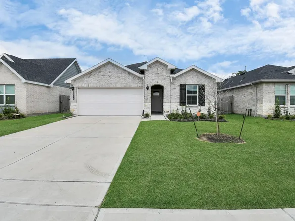 1674 Westway Dr, Fresno, TX 77545