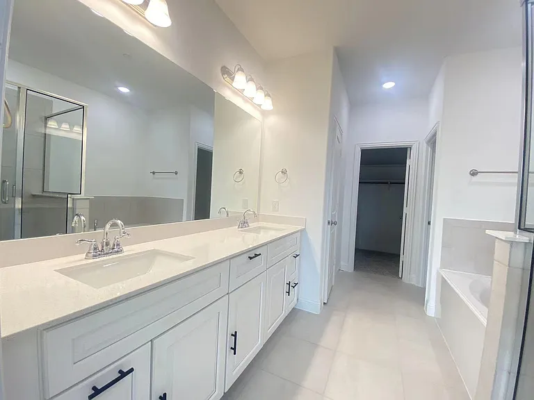 1495 Perrin Ln — Photo 12