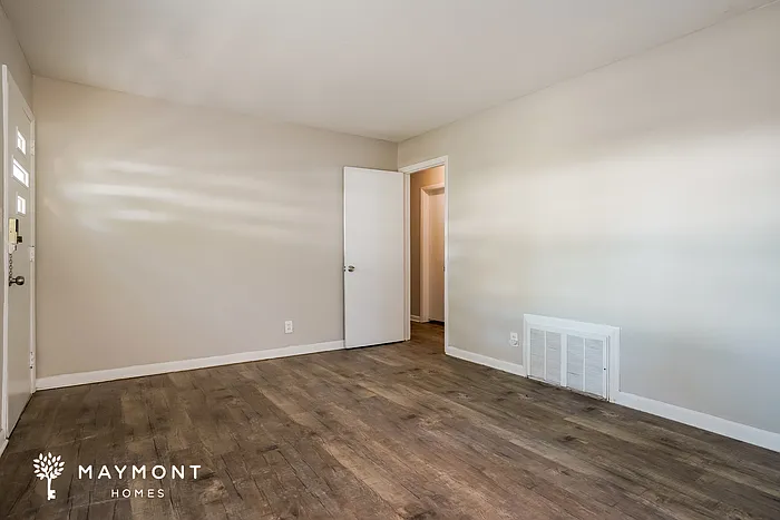 400 E Richardson St — Photo 5
