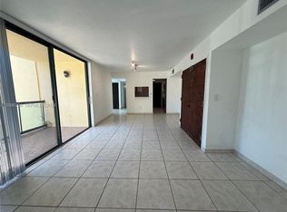 11750 SW 18th St APT 208-1, Miami, FL 33175