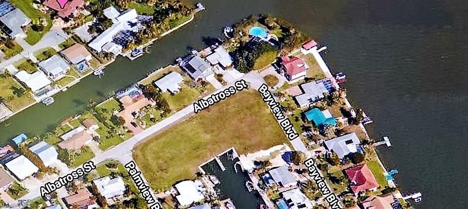 1st image of 270 Albatross St