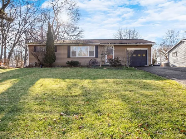 326 Rebecca St, North Syracuse, NY 13212